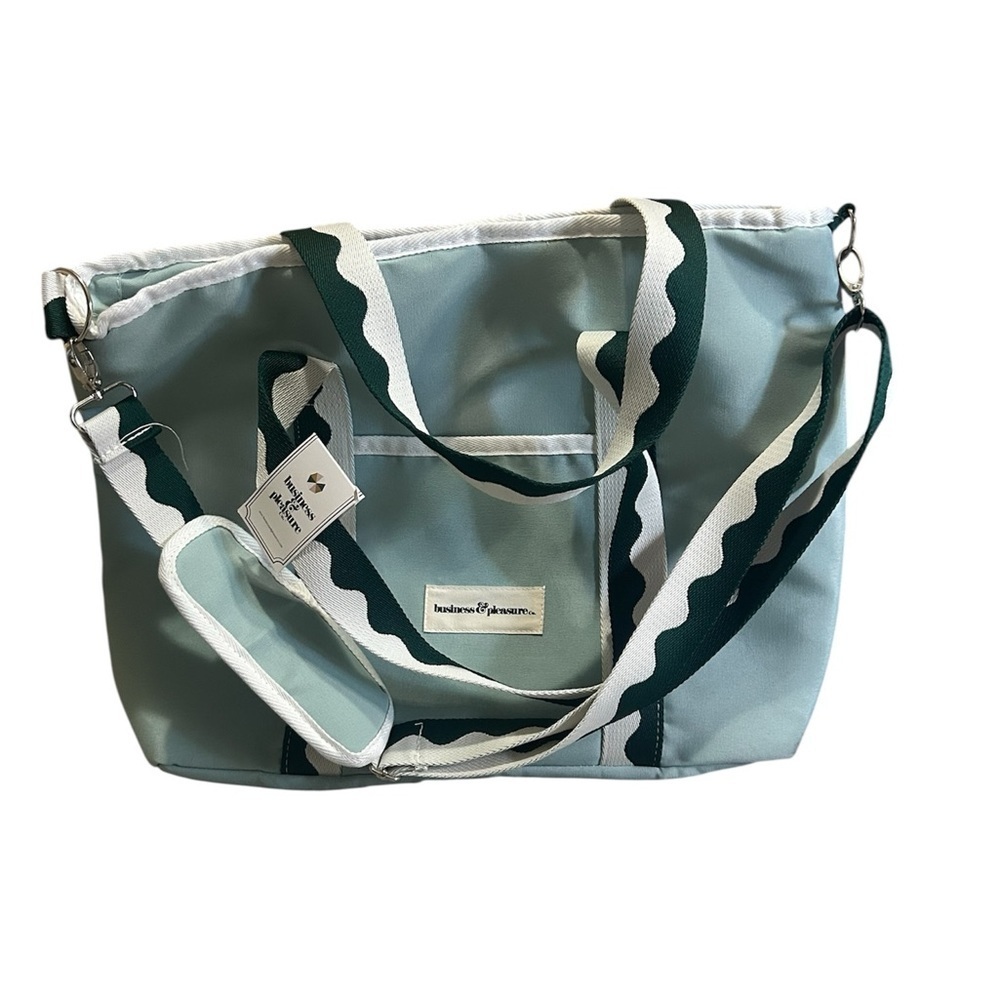 New With Tag Business & Pleasure Holiday Cooler Tote Bag in Rivie Green.